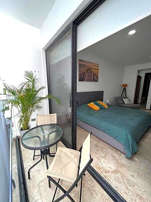 406 Cozy Studio Walking distance to 5th Av
