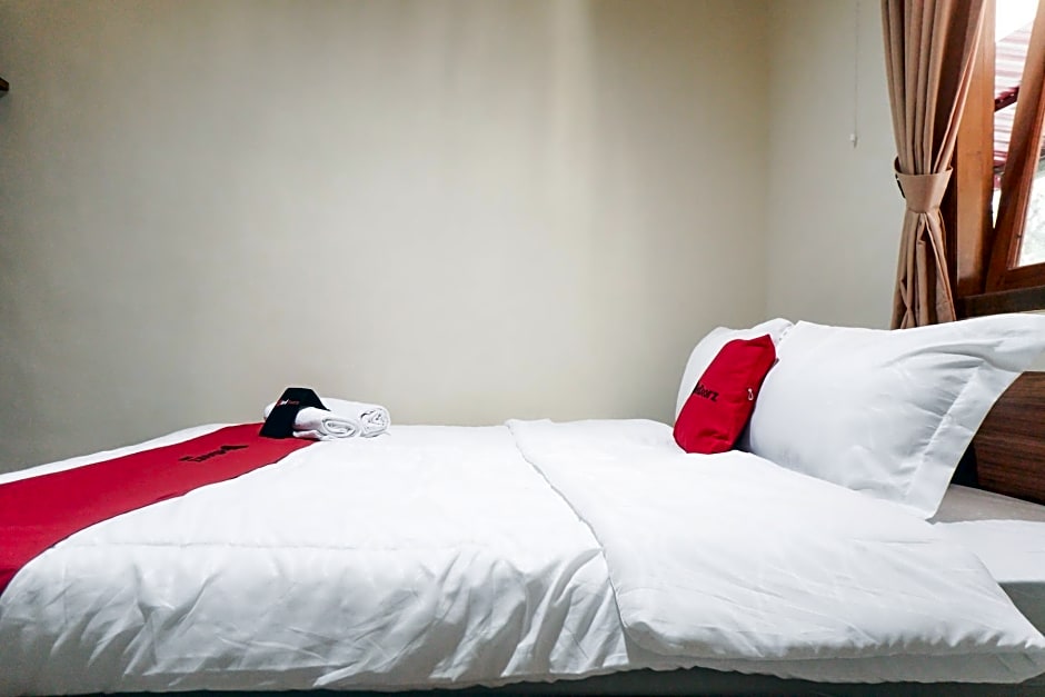 RedDoorz Syariah near Exit Tol Malang