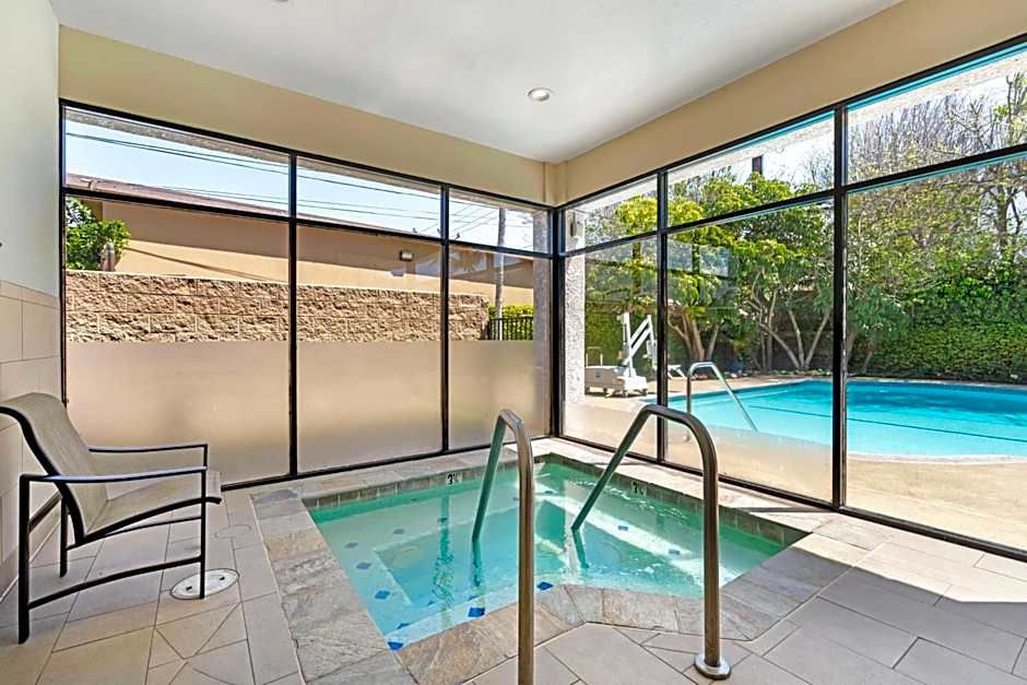 Best Western Plus Newport Mesa Inn