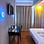 OYO 89619 De Choice Hotel