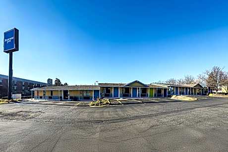 Rodeway Inn Auburn Hills - Detroit