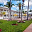 Downtown Hollywood Gardens Inn & Suites