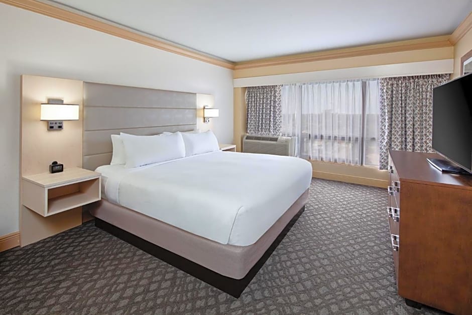 DoubleTree by Hilton New Orleans Airport