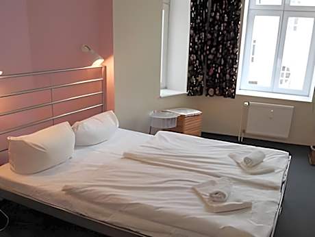 Double Room with shared bathroom room