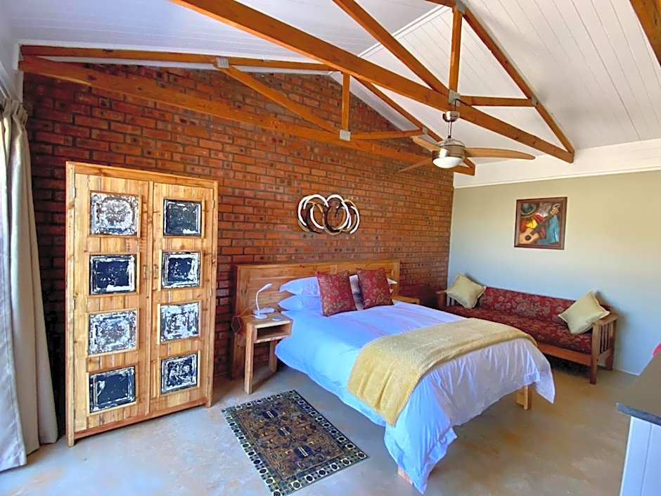 Foto 1 dari 9 — Larger 1 Double Bed or 2 Beds