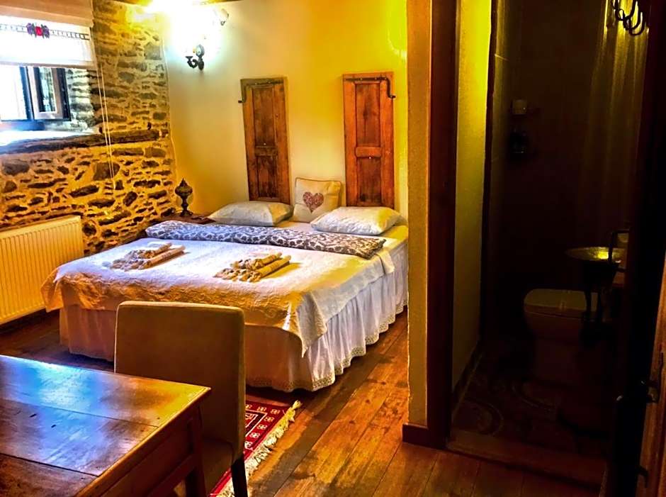 Birgi Hotel Saliha Hanim Tas Konak