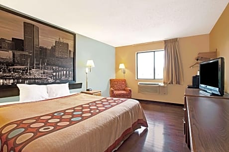 1 King Bed Non-Smoking