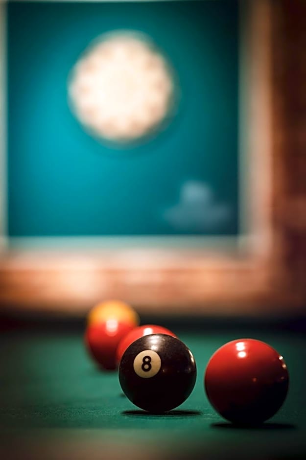 Novel Centre Point Hotel