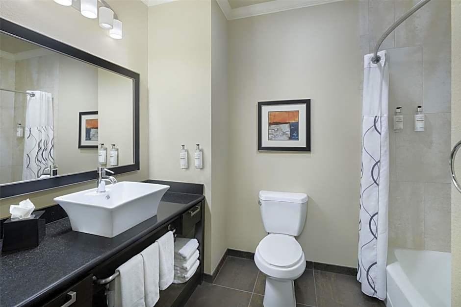 Best Western Premier Crown Chase Inn & Suites