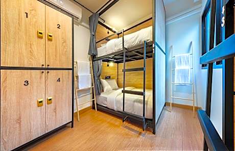 Bed in 4-Bed Mixed Dormitory Room