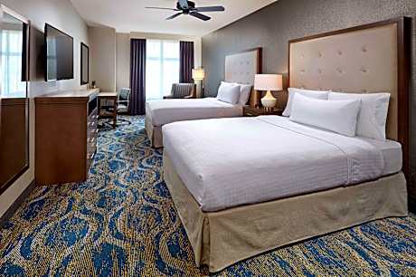 One-Bedroom Queen Suite with Two Queen Beds