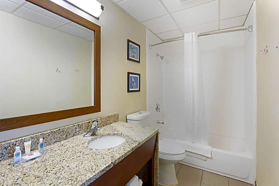 Comfort Inn & Suites Wichita Northeast