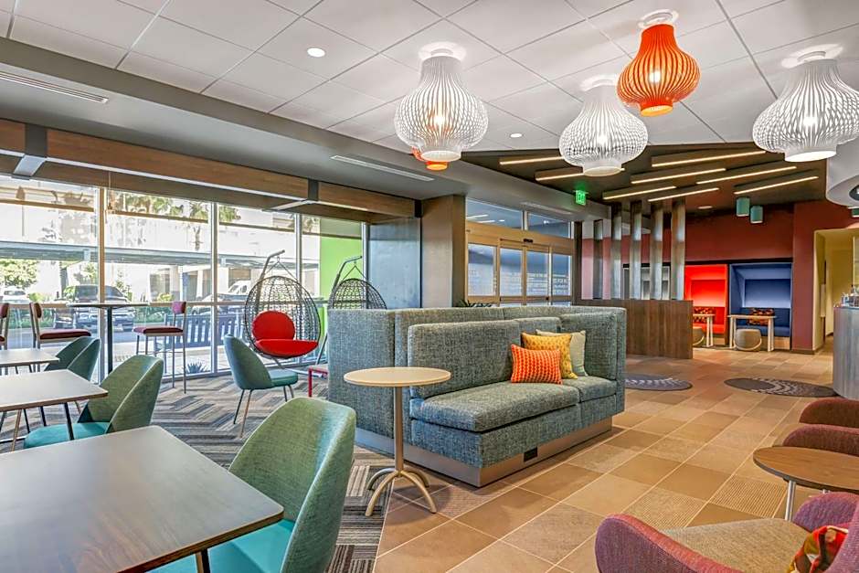 Tru By Hilton Lathrop, CA