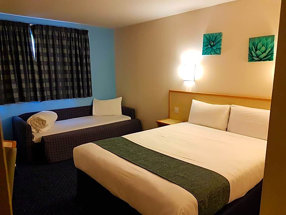 Days Inn Sutton Scotney North