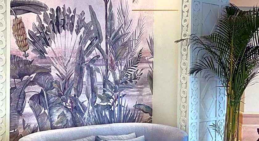 Warwick Palm Beach Hotel