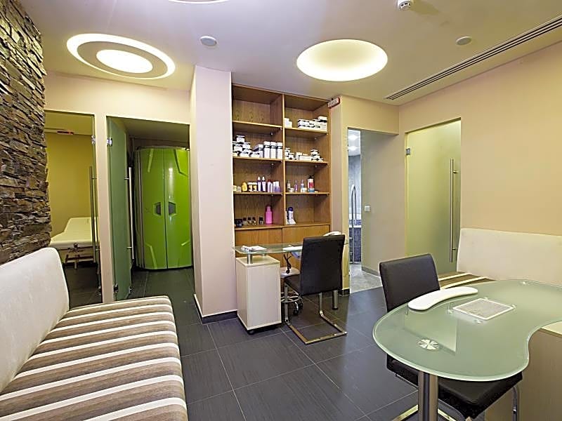 The J Hotel and Spa
