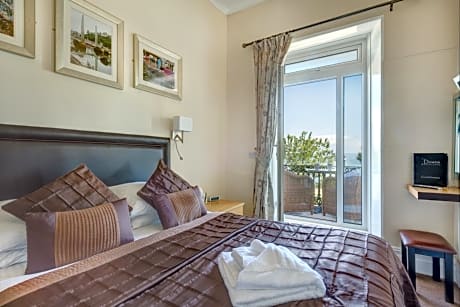 Compact Double Room with Balcony and Sea View 1st Floor