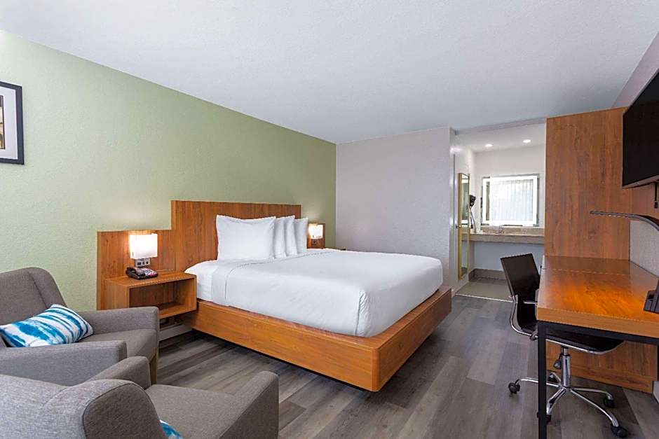 Ramada by Wyndham Altamonte Springs