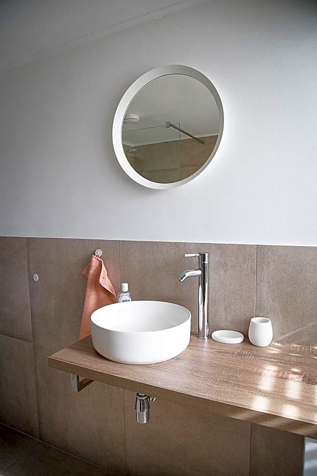 Bed and Wine Nonsolovino