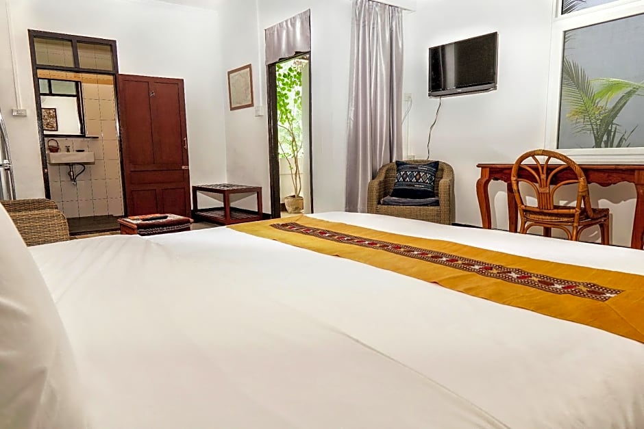 Lanis House by the Ponds