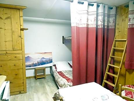 Studio (3 Adults)