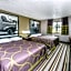 Super 8 by Wyndham Bloomington/Normal