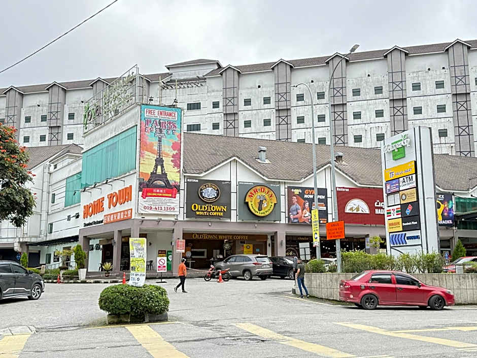 High Level Floor -- The Retreat Mountain & Sunrise view, Hilltop Hotel Apartment in Cameron Highlands