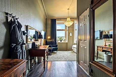 Standard King Room with City View - Non-Smoking