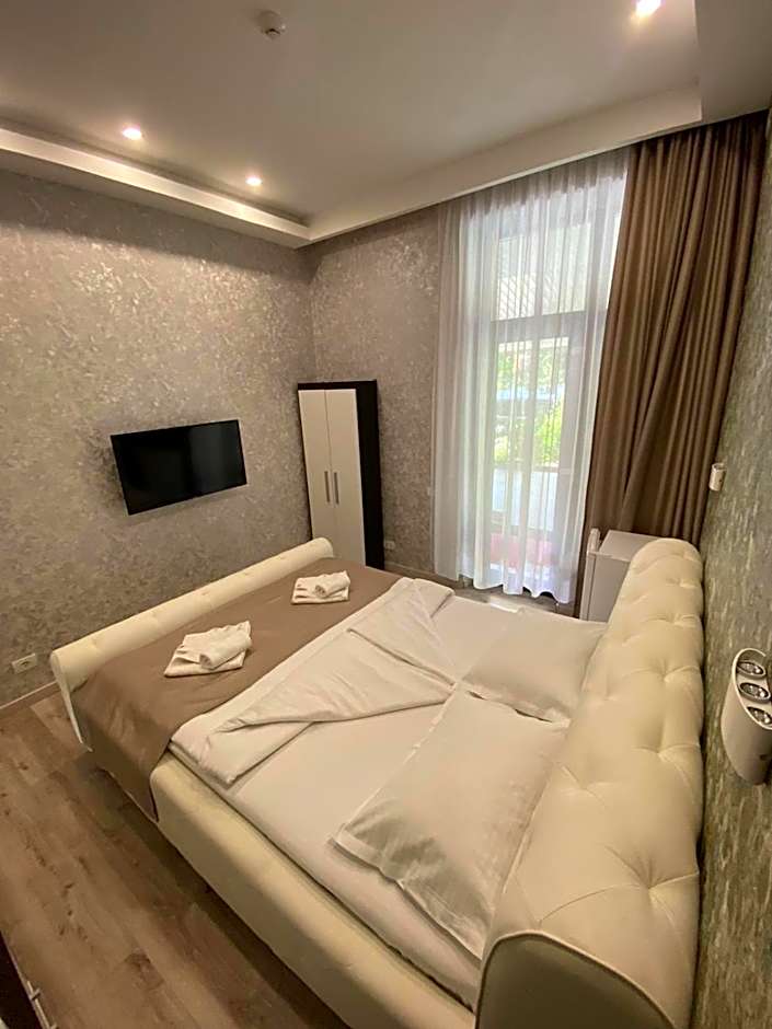 Arizet Boutique Mamaia