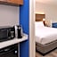 Holiday Inn Express & Suites Salem By IHG