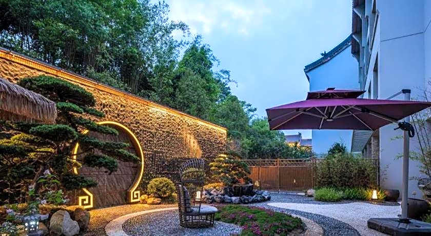 Wudangshan Jianguo Hotel