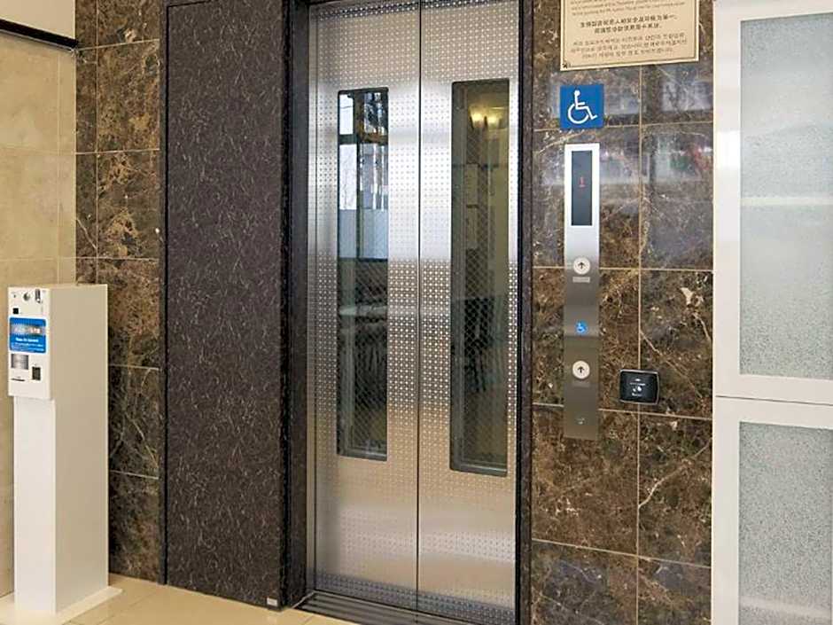 Toyoko Inn Shin-Osaka-eki Higashi-guchi