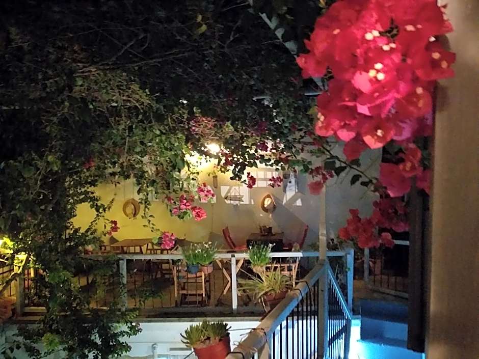 Stratos ArtDeco House