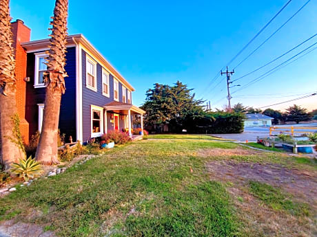 Captain's Inn At Moss Landing