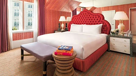 King Room with Roll-In Shower - Disability Access