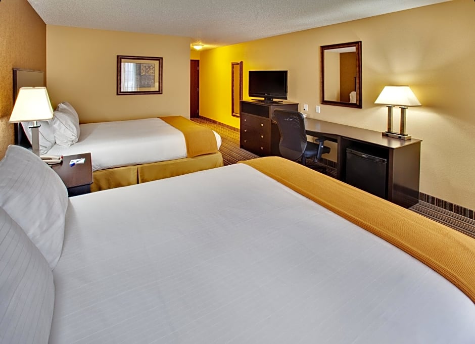 Holiday Inn Express Hotel & Suites Council Bluffs - Convention Center Area