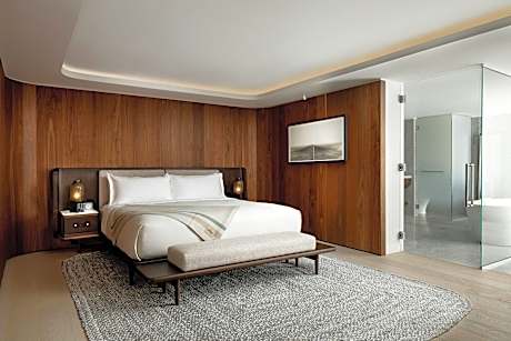 The Watch, Presidential Suite, 1 King, Water view