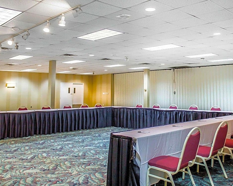 Wilkes-Barre Inn & Suites