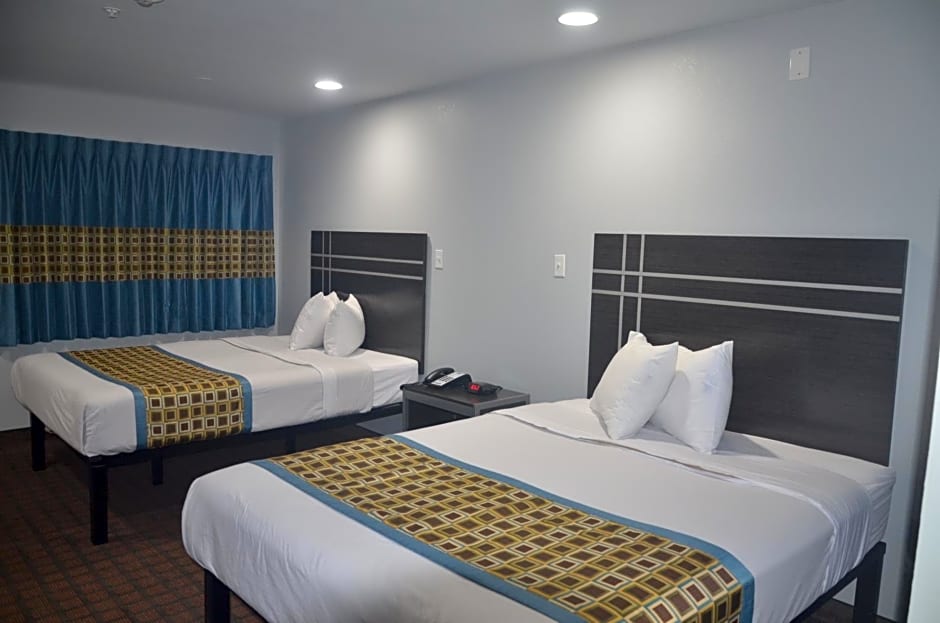 Travelers Inn