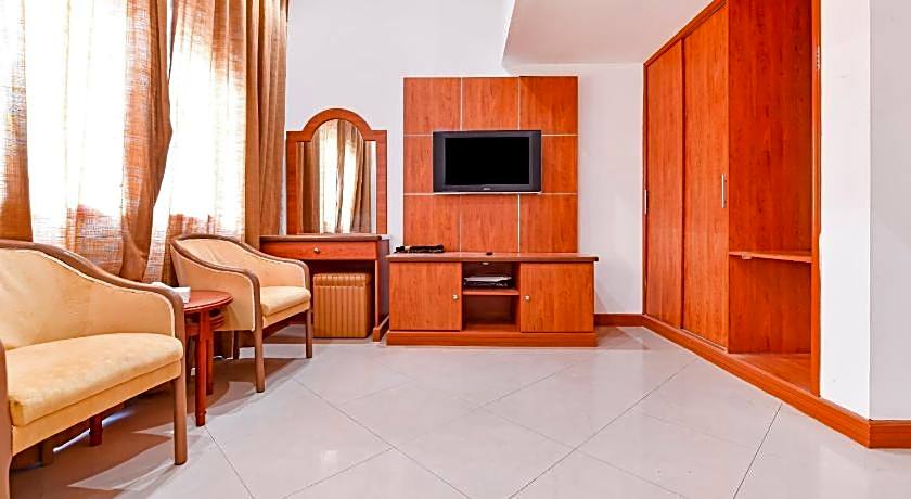 OYO 118 Revira Hotel