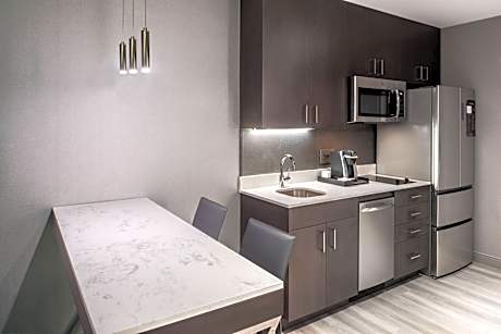 King Studio with Sofa Bed - Hearing Accessible
