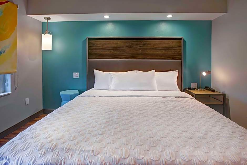 Tru by Hilton Oxford