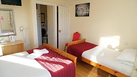 Triple Room with Shower