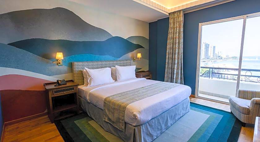 Warwick Palm Beach Hotel