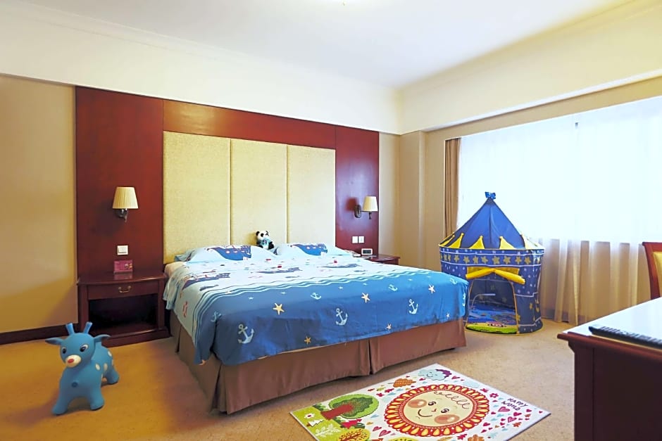 Photo 1 of 8 of Executive 1 King Bed Suite