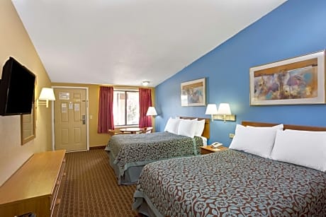 2 Double Beds Smoking