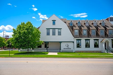 Sheridan Inn, B/W Signature Collection
