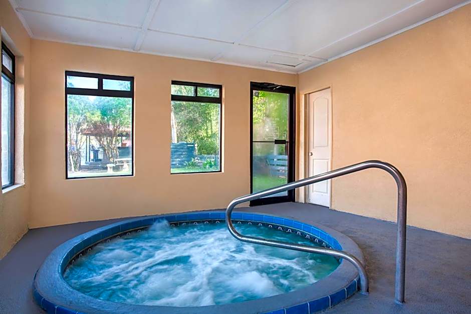 Baymont by Wyndham Lake City