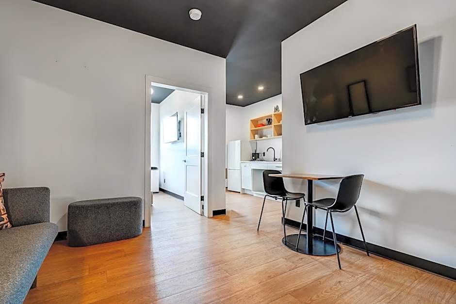 Raven Inn Whitehorse