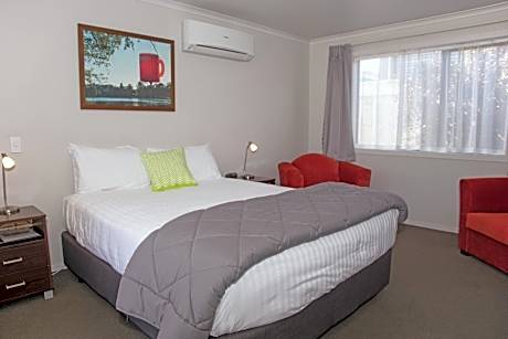 Studio with Spa Bath